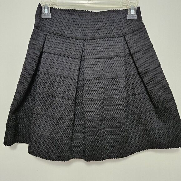 EyeShadow Black Pleated Mini Skirt Womens M Pull On NWT - Picture 1 of 9